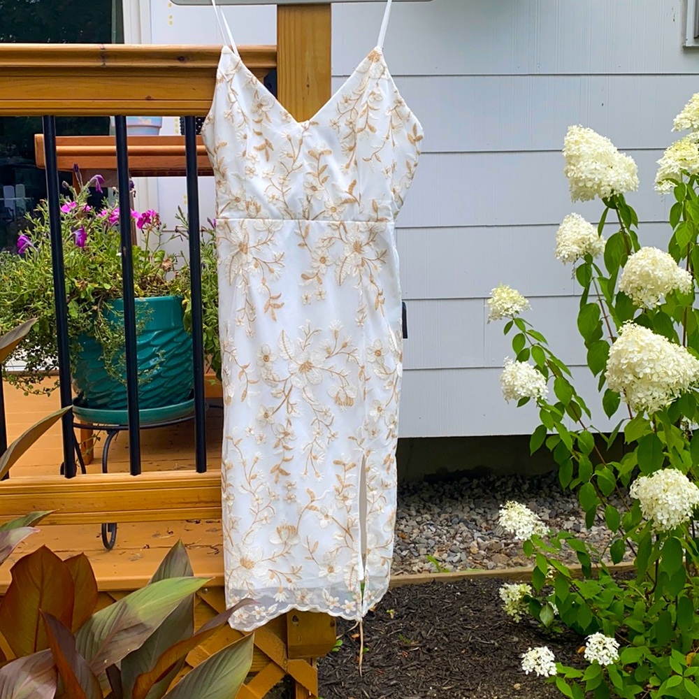 LuLus embroidered white dress. Size Large.